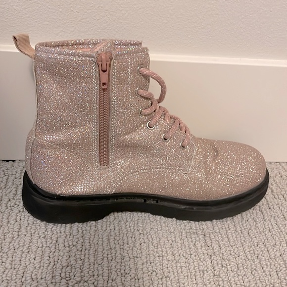 Mia brand Sparkly glitter Pink Lace-Up Boots with a zip up girls youth size 6 - Picture 2 of 6